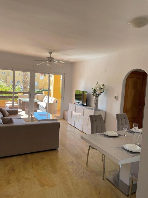 A Stunning 2 Bedroom Apartment 5 Min Walk To The Beautiful Beaches Of Vera Playa Playas de Vera Exterior photo